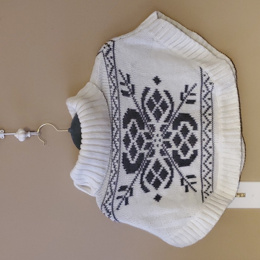 OshKosh Genuine Kids Toddler Girls Turtleneck Poncho Sweater Size 3T - Picture 2 of 7